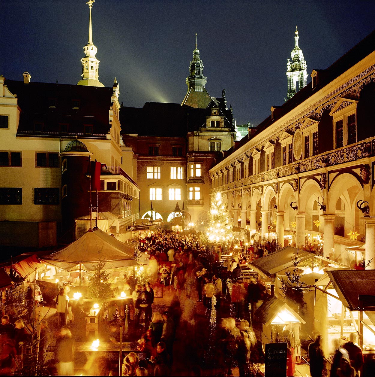 Stallhof mittelalterlicher Weihnachtsmarkt in Dresden – Ringhot ...